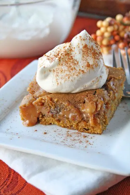 pumpkin-caramel-blondie