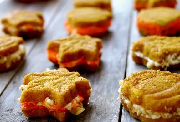 pumpkin spice woopie pie cookies