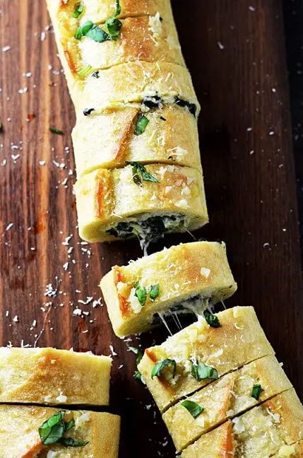 Spinach-and-Artichoke-Dip-Stuffed-Garlic-Bread201
