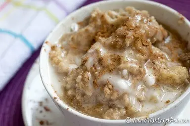 Crockpot-Cinnamon-Roll-Oatmeal-6-768x512