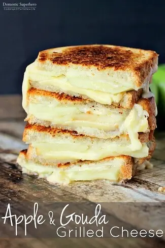 apple-and-gouda-grilled-cheese-allyson