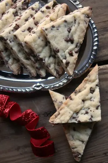 chocolate-chip-shortbread-cookies