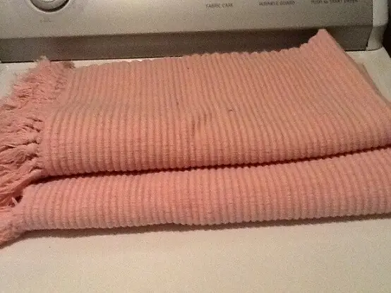 rose-coloured-mats-from-Salvation-Army-Christine-Brag-2017
