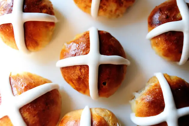 hot cross buns The Pioneer Woman Easter bread