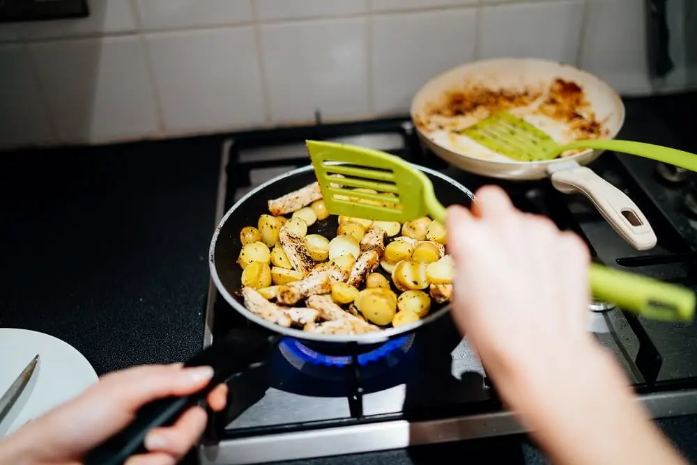 kitchen utentils for dorm life students