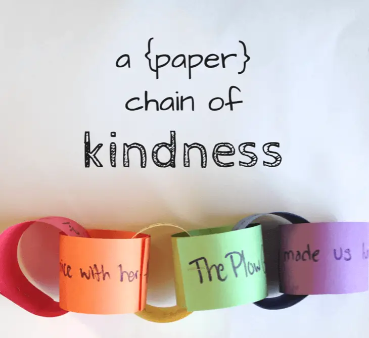 paper chain of kindness