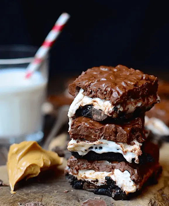marshmallow-crunch-brownies