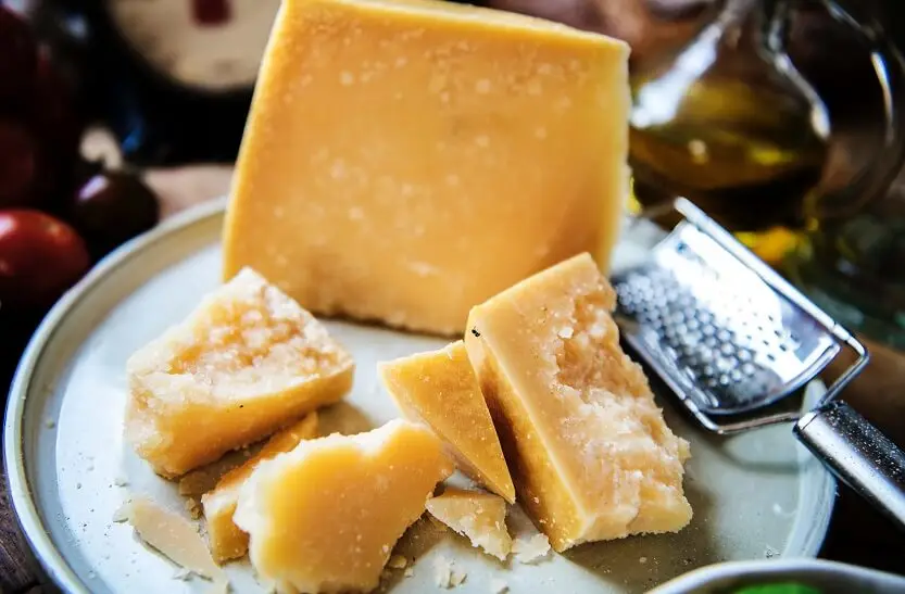 parmigianno-cheese-block