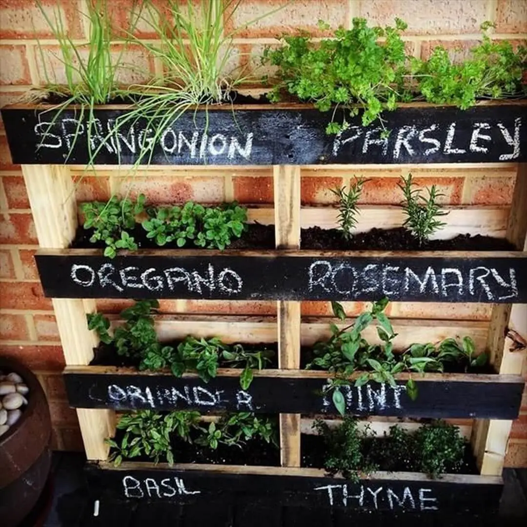 Inspiring-DIY-Pallet-Garden-Planter-Ideas
