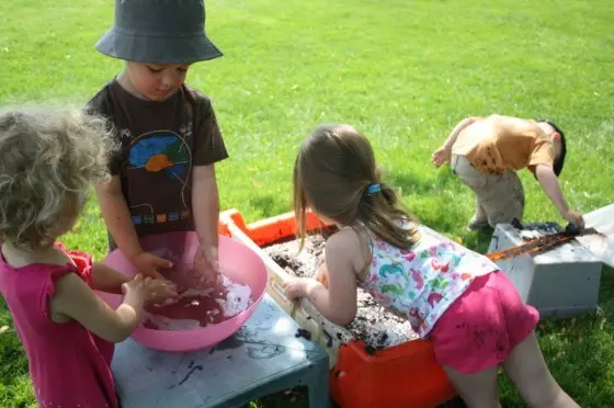 muddy-car-wash-water-play-activities