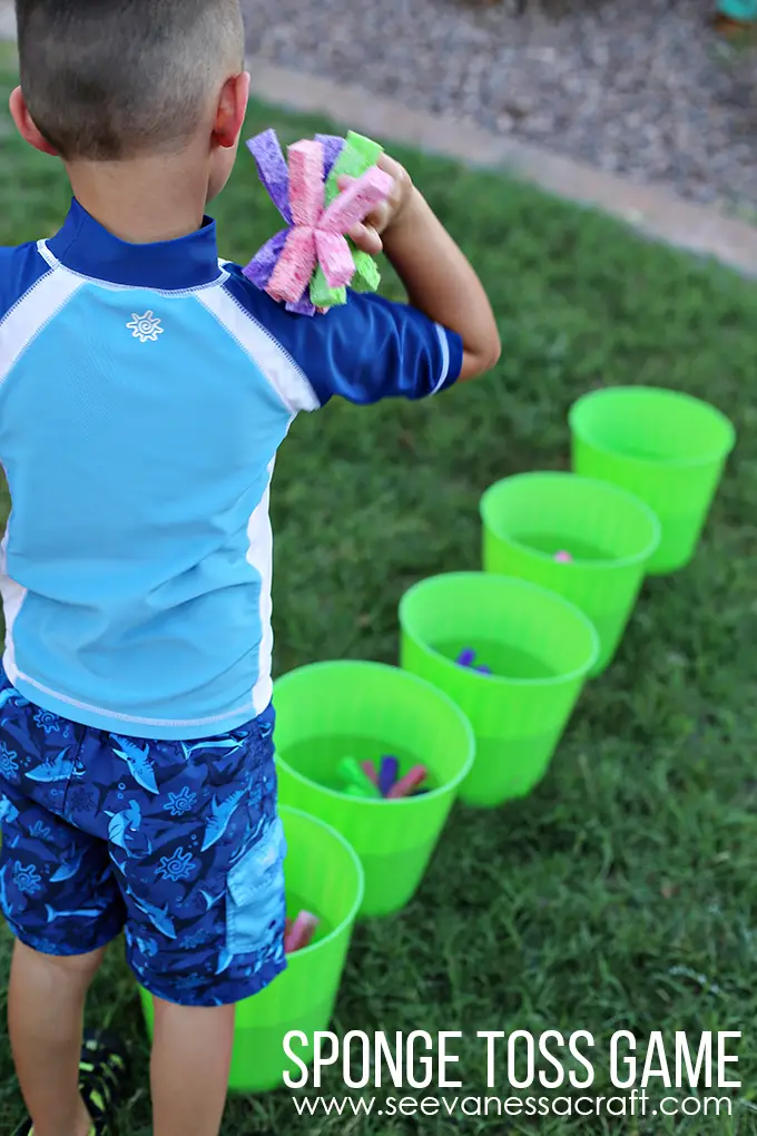 sponge-toss-game-summer-water-play-activities