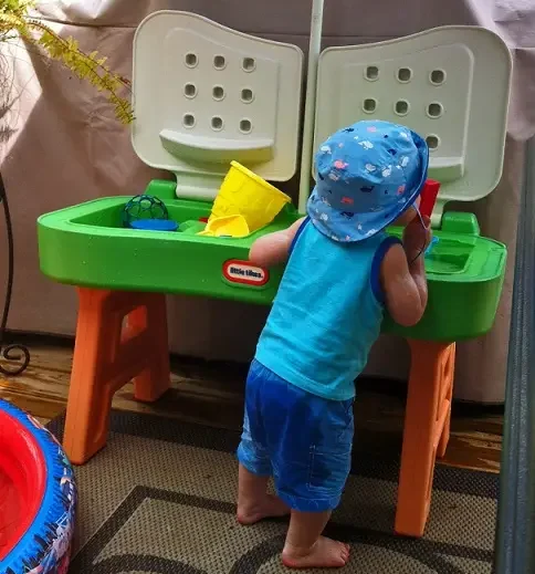 water-table-water-play-activities