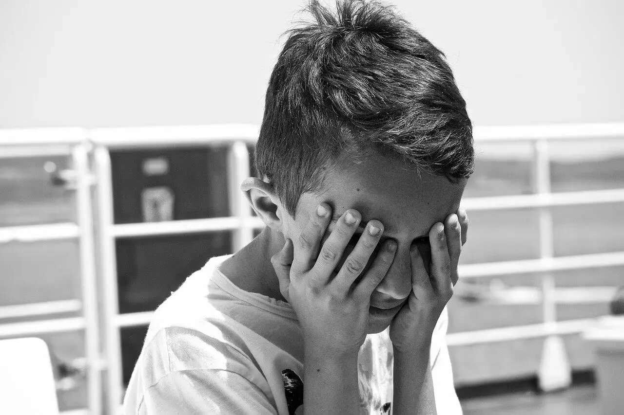 fun-indoor-games-hide-and-seek