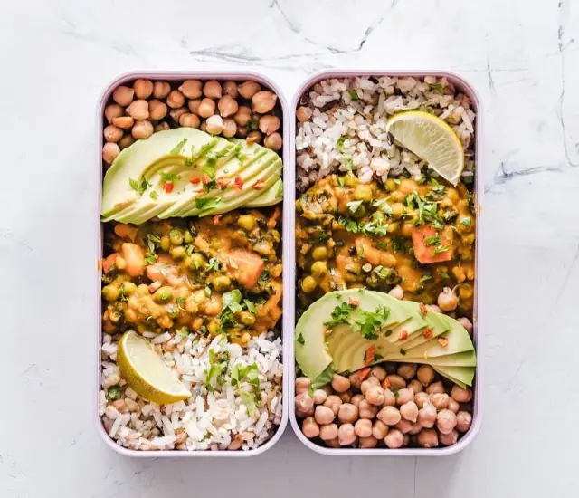 frugal-people-pack-a-lunch