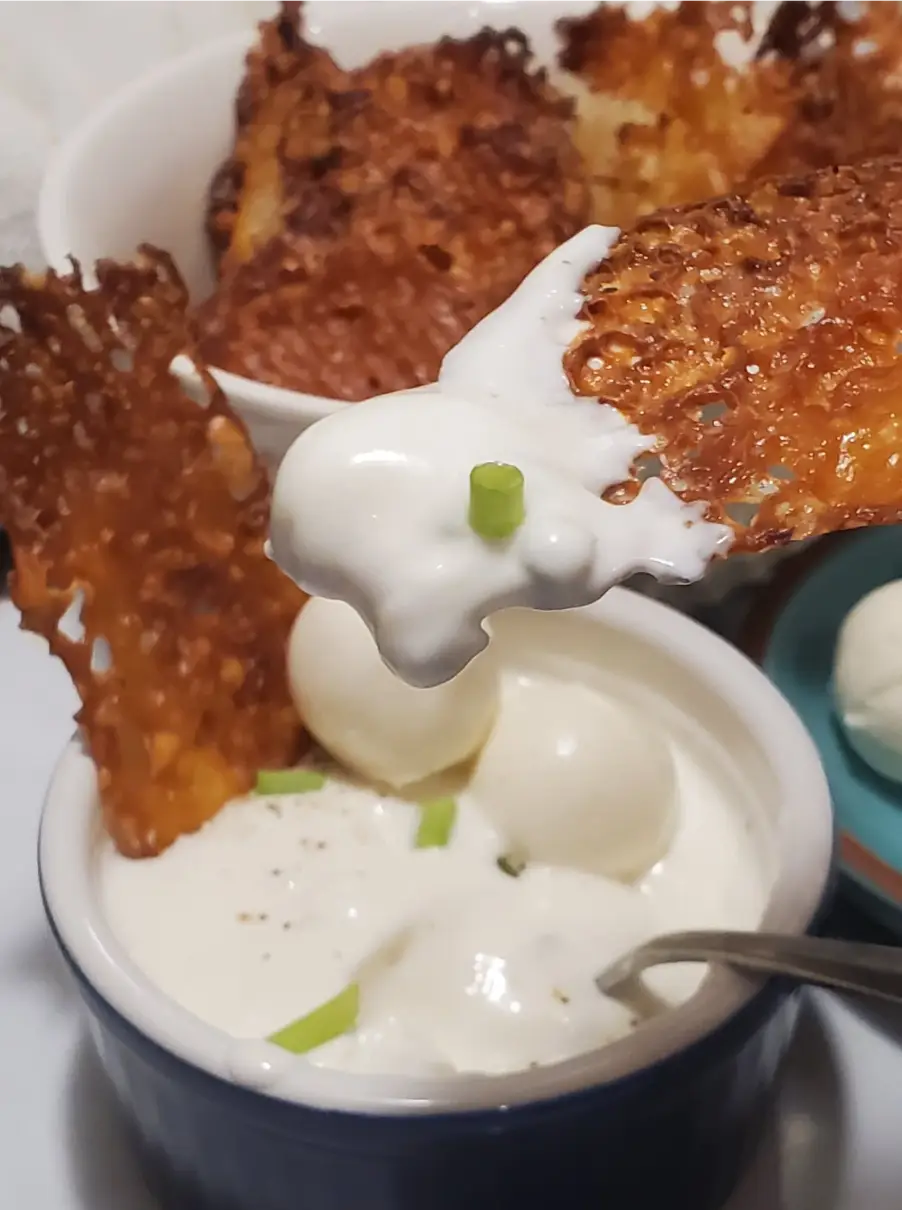 bocconcini-crisps-and-dip-keto