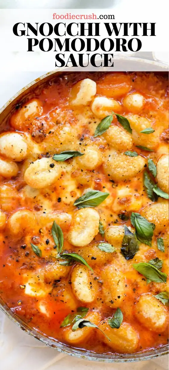 Gnocchi-with-easy-pomordro-sauce