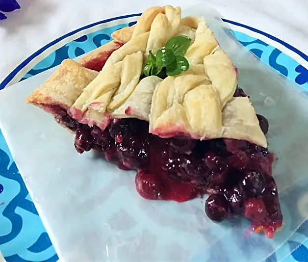 Saskatoon Berry Pie