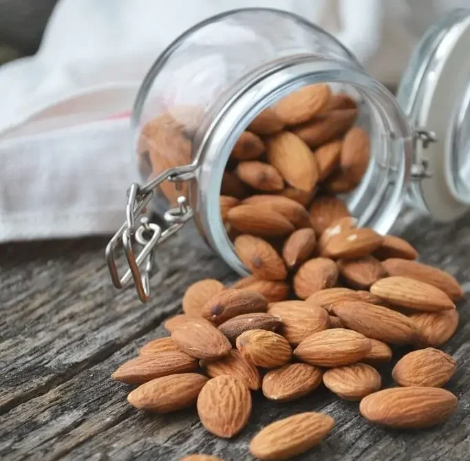 raw almonds
