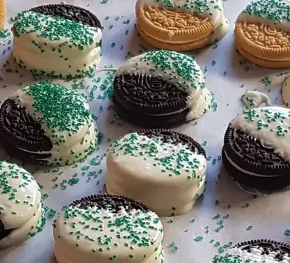 St. Patrick's Day Chocolate Dipped Oreos With Green Sprinkles