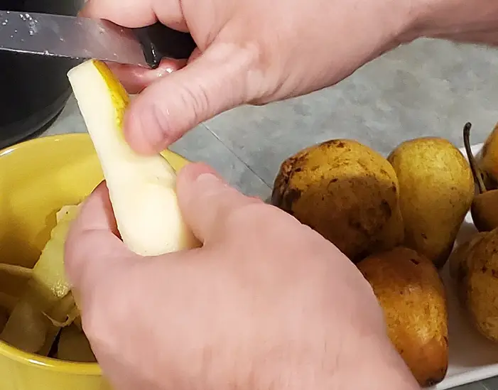 Chopping Bosc Pears F