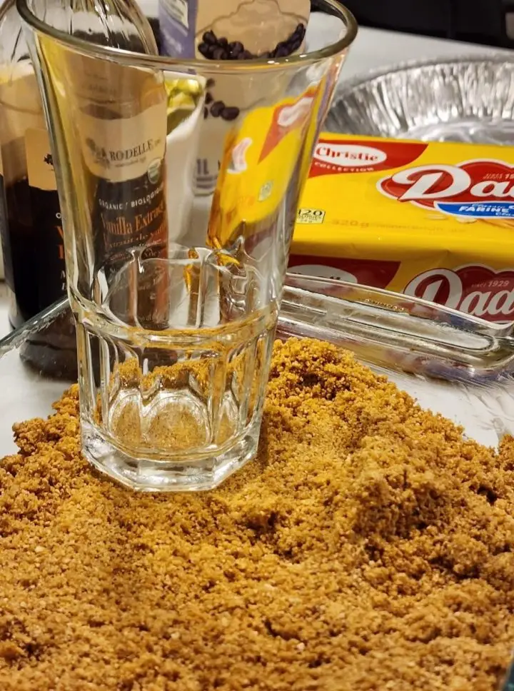 Press the Oatmeal and Graham Cracker Cookie Base into the baking dish