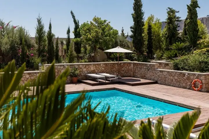 Will a pool decrease property value?