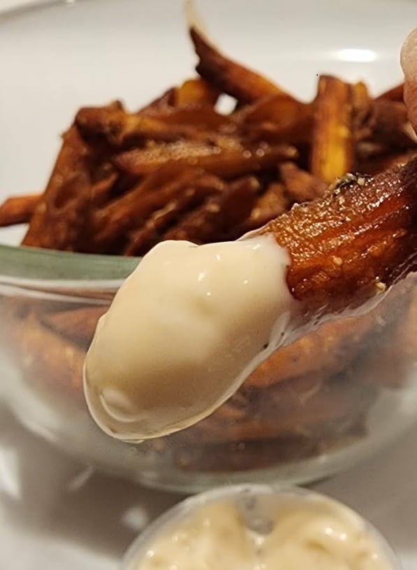 Crunchy Parmesan Garlic Pasta Chips with dip